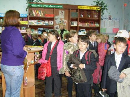 Юные шумерлинцы побывали в гостях у «Книжного царства»